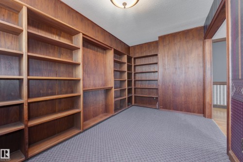 4716 109 Avenue Nw, Edmonton, AB - Indoor Photo Showing Other Room