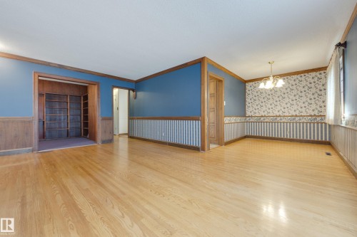 4716 109 Avenue Nw, Edmonton, AB - Indoor Photo Showing Other Room