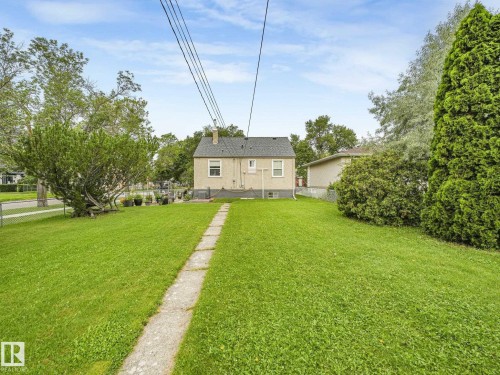 12203 126 Street Nw, Edmonton, AB - Outdoor