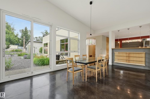 9758 86 Avenue Nw, Edmonton, AB - Indoor Photo Showing Dining Room