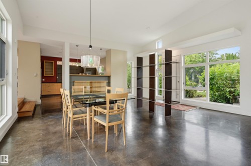 9758 86 Avenue Nw, Edmonton, AB - Indoor Photo Showing Dining Room