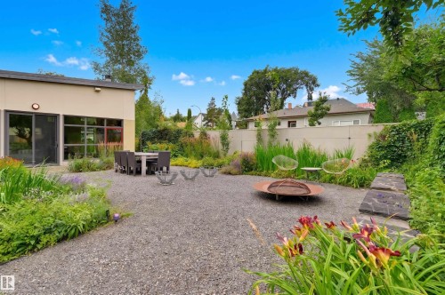 9758 86 Avenue Nw, Edmonton, AB - Outdoor