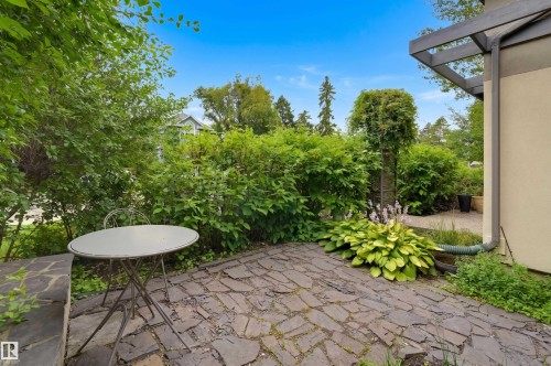 9758 86 Avenue Nw, Edmonton, AB - Outdoor