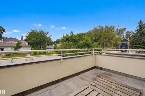 9758 86 Avenue Nw, Edmonton, AB - Outdoor