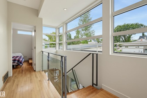 9758 86 Avenue Nw, Edmonton, AB - Indoor Photo Showing Other Room