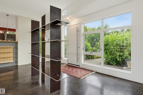 9758 86 Avenue Nw, Edmonton, AB - Indoor