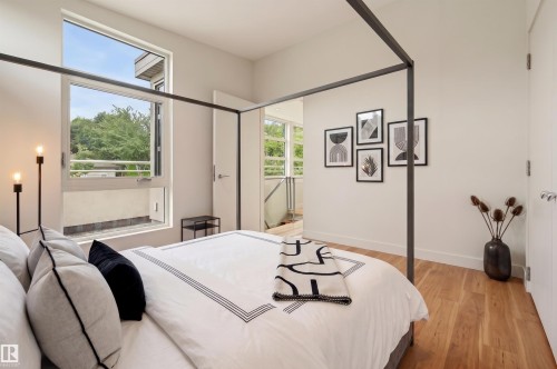 9758 86 Avenue Nw, Edmonton, AB - Indoor Photo Showing Bedroom