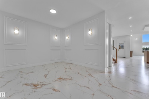 3053 7A Avenue Sw, Edmonton, AB - Indoor Photo Showing Other Room