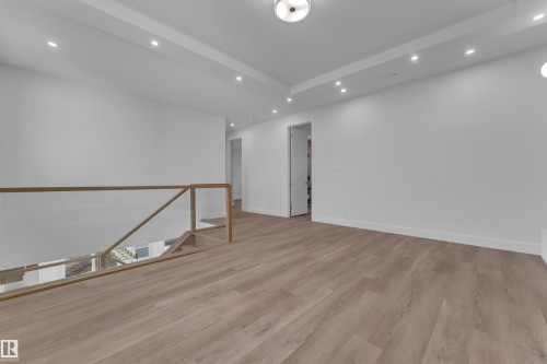 3053 7A Avenue Sw, Edmonton, AB - Indoor Photo Showing Other Room