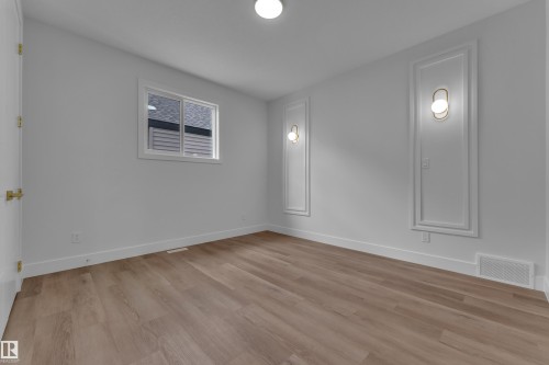 3053 7A Avenue Sw, Edmonton, AB - Indoor Photo Showing Other Room