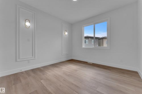 3053 7A Avenue Sw, Edmonton, AB - Indoor Photo Showing Other Room