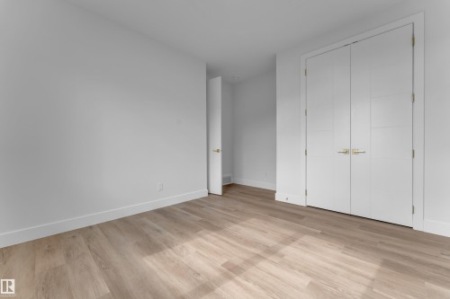 3053 7A Avenue Sw, Edmonton, AB - Indoor Photo Showing Other Room