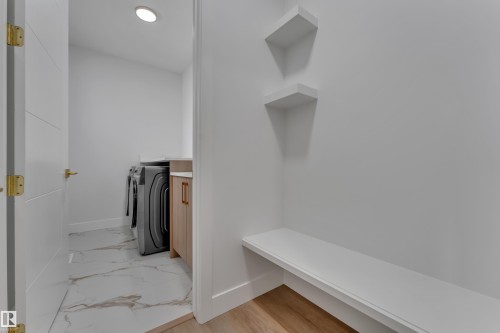 3053 7A Avenue Sw, Edmonton, AB - Indoor