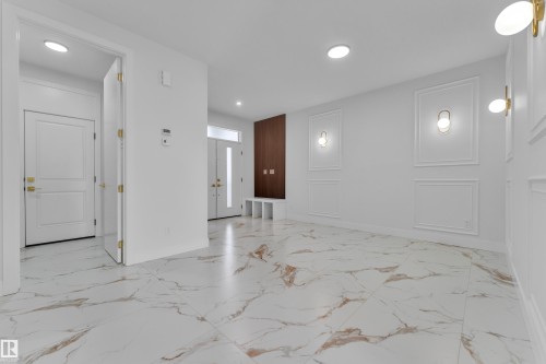 3053 7A Avenue Sw, Edmonton, AB - Indoor Photo Showing Other Room