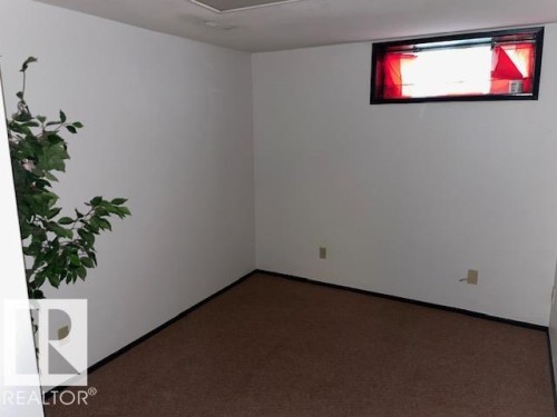 Extra Bedroom in Basement - 27 Gatewood Avenue, St. Albert, AB - Indoor Photo Showing Other Room