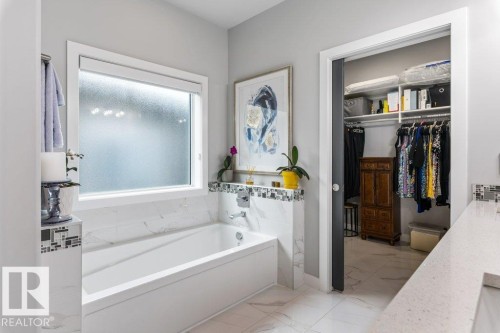 28 Legacy Terrace, St. Albert, AB - Indoor Photo Showing Bathroom