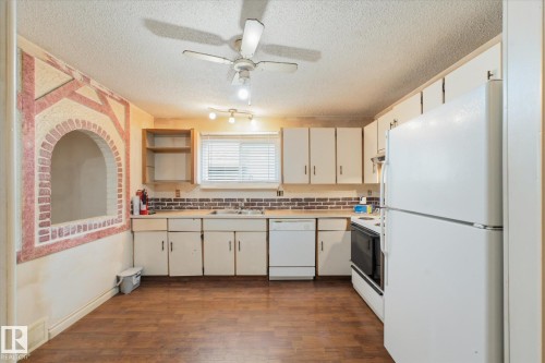 4305 35 Street Nw, Edmonton, AB - Indoor Photo Showing Kitchen