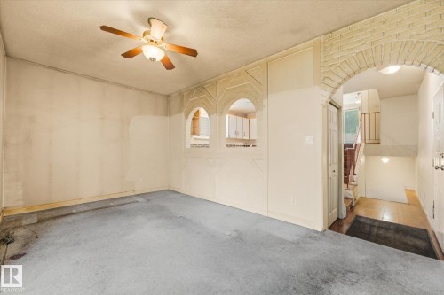 4305 35 Street Nw, Edmonton, AB - Indoor