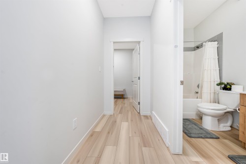 17072 45 Street Nw, Edmonton, AB - Indoor Photo Showing Bathroom