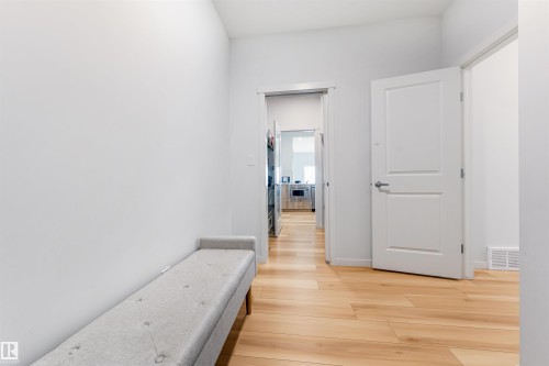 17072 45 Street Nw, Edmonton, AB - Indoor Photo Showing Other Room