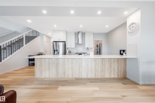 17072 45 Street Nw, Edmonton, AB - Indoor Photo Showing Kitchen With Upgraded Kitchen
