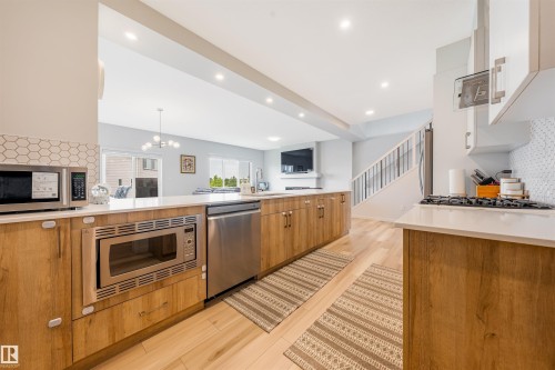 17072 45 Street Nw, Edmonton, AB - Indoor Photo Showing Kitchen With Upgraded Kitchen