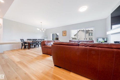 17072 45 Street Nw, Edmonton, AB - Indoor Photo Showing Living Room