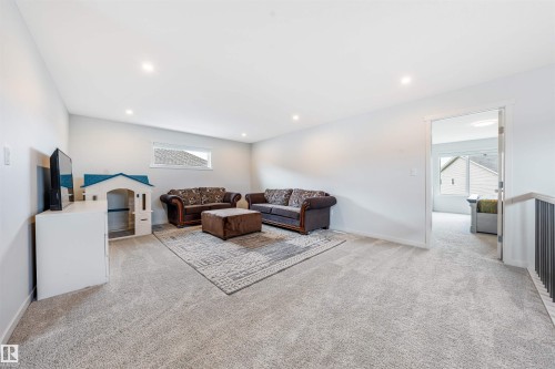 17072 45 Street Nw, Edmonton, AB - Indoor
