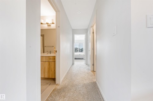 17072 45 Street Nw, Edmonton, AB - Indoor Photo Showing Other Room