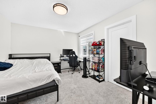 38 Avonlea Way, Spruce Grove, AB - Indoor Photo Showing Bedroom