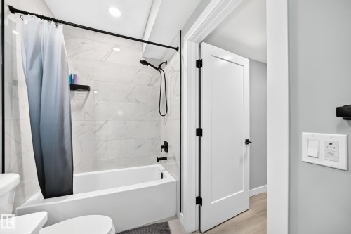 38 Avonlea Way, Spruce Grove, AB - Indoor Photo Showing Bathroom
