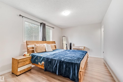 4516 18A Avenue Nw, Edmonton, AB - Indoor Photo Showing Bedroom
