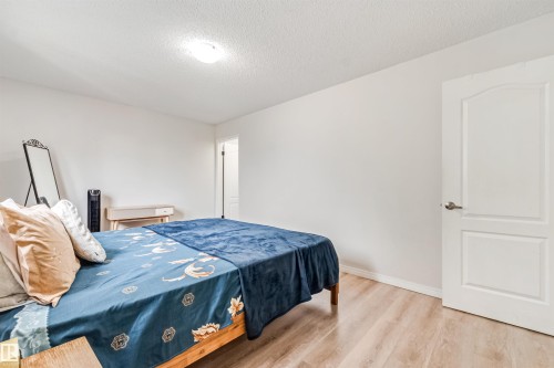 4516 18A Avenue Nw, Edmonton, AB - Indoor Photo Showing Bedroom