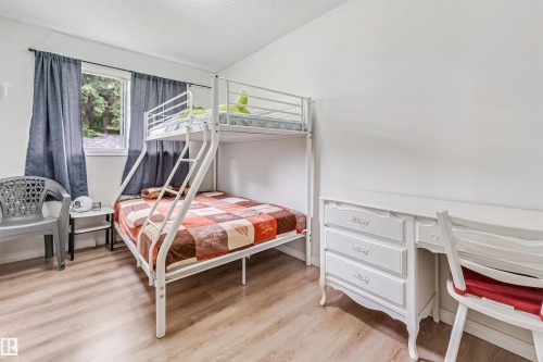 4516 18A Avenue Nw, Edmonton, AB - Indoor Photo Showing Bedroom