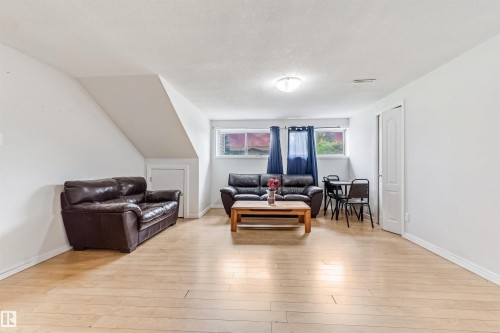 4516 18A Avenue Nw, Edmonton, AB - Indoor