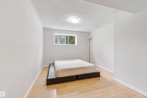 4516 18A Avenue Nw, Edmonton, AB - Indoor Photo Showing Bedroom
