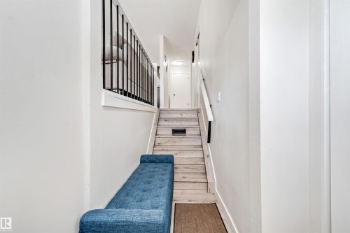 4516 18A Avenue Nw, Edmonton, AB - Indoor Photo Showing Other Room