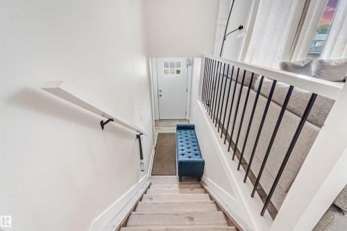 4516 18A Avenue Nw, Edmonton, AB - Indoor Photo Showing Other Room