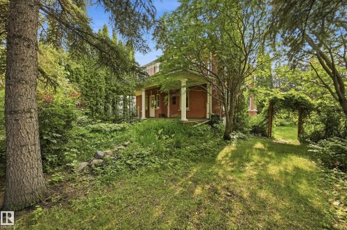 8520 104 Street Nw, Edmonton, AB - Outdoor