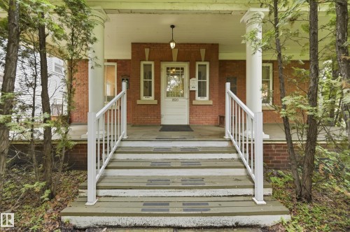8520 104 Street Nw, Edmonton, AB - Outdoor