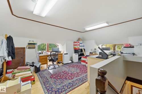 8520 104 Street Nw, Edmonton, AB - Indoor