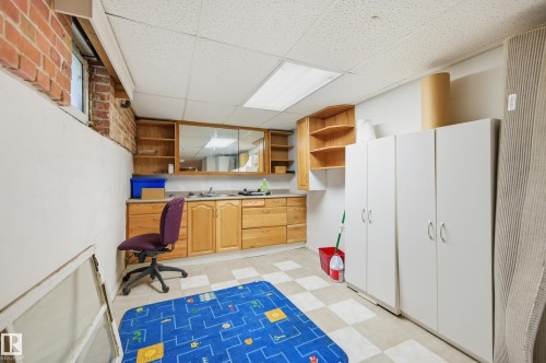 8520 104 Street Nw, Edmonton, AB - Indoor Photo Showing Other Room