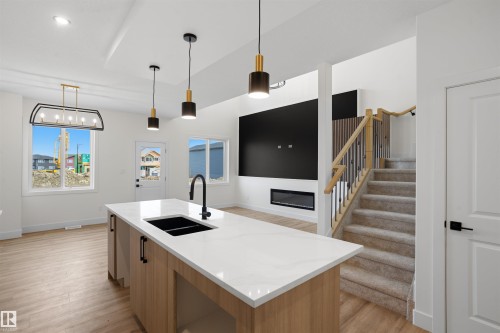 1786 Crossbill Loop Nw, Edmonton, AB - Indoor Photo Showing Kitchen With Double Sink