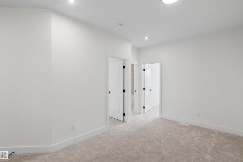 1786 Crossbill Loop Nw, Edmonton, AB - Indoor Photo Showing Other Room