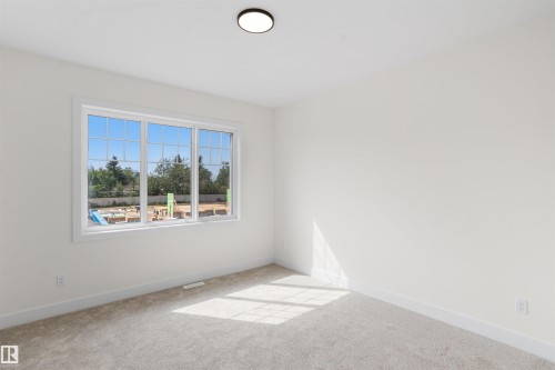 1786 Crossbill Loop Nw, Edmonton, AB - Indoor Photo Showing Other Room