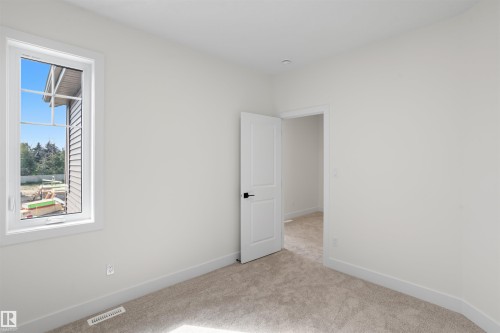 1786 Crossbill Loop Nw, Edmonton, AB - Indoor Photo Showing Other Room