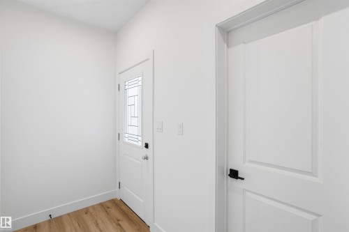 1786 Crossbill Loop Nw, Edmonton, AB - Indoor Photo Showing Other Room