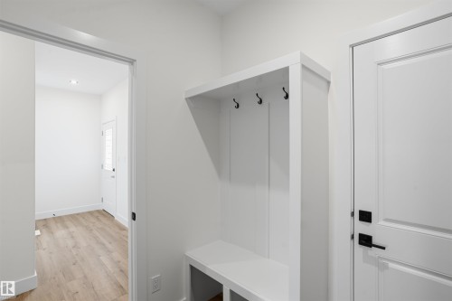 1786 Crossbill Loop Nw, Edmonton, AB - Indoor Photo Showing Other Room