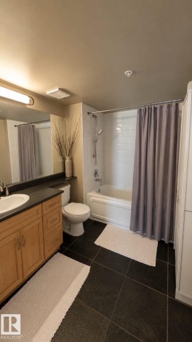 #901 11111 82 Av Nw, Edmonton, AB - Indoor Photo Showing Bathroom