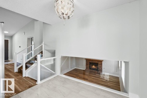 4209 25 Avenue Nw, Edmonton, AB - Indoor Photo Showing Other Room
